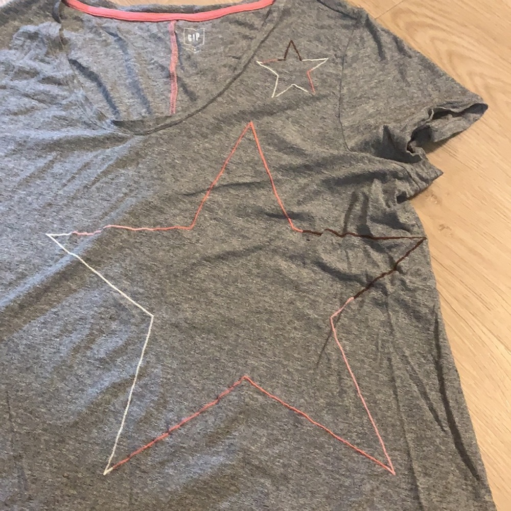 GAP star T ⭐️ - Picture 3 of 5